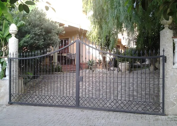 Grazia קאפו ואטיצ'אנו